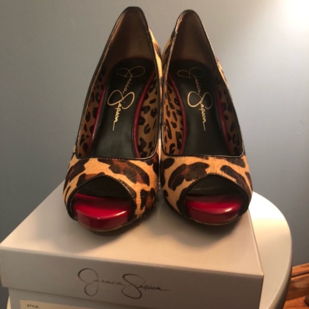 J.S. cow print heels - Picture 6 of 6